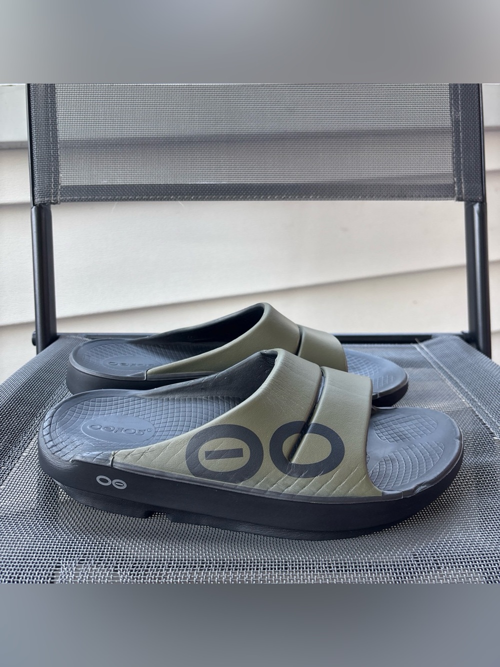 OOFOS OOahh Sport Slide Sandals in Tactical Green Mens 6 Or Women’s 8